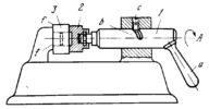 HELICAL-GROOVE CAM-TYPE SPATIAL CLAMPING MECHANISM