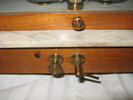 Laboratory weighing scale
