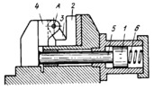 LEVER MECHANISM OF A HYDRAULIC VISE WITH A HINGED CLAMP