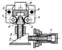 WEDGE-LEVER MECHANISM OF A HYDRAULIC SELF-CENTERING CLAMPING DEVICE