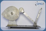 Cam mechanism with oscillating roller follower